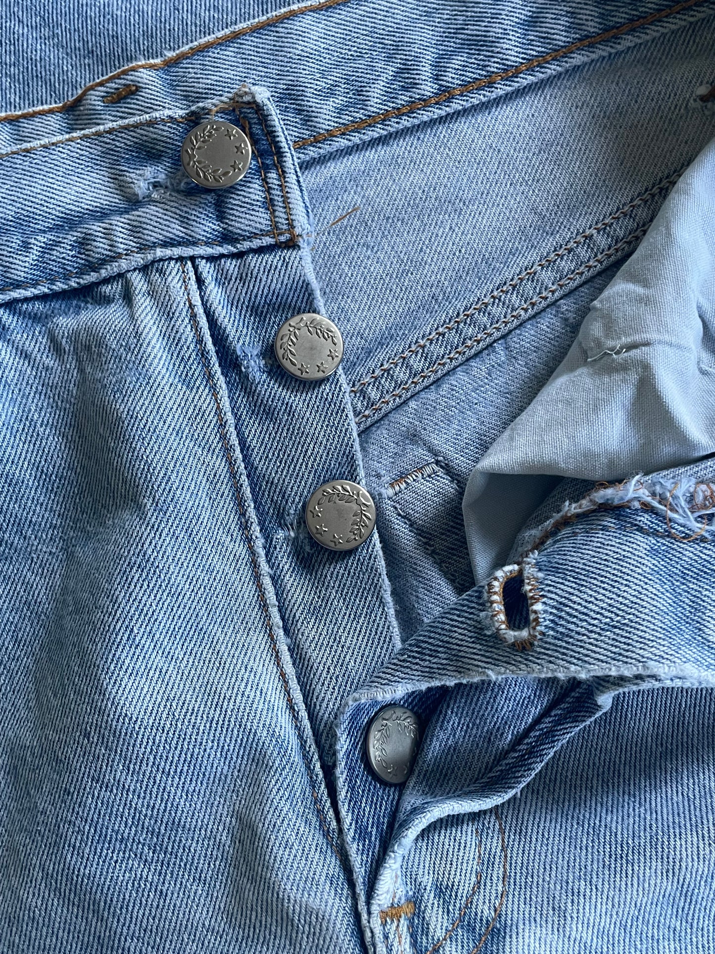 Vintage 80s Levi's 501 faded button fly jeans made in USA size 29 x 31