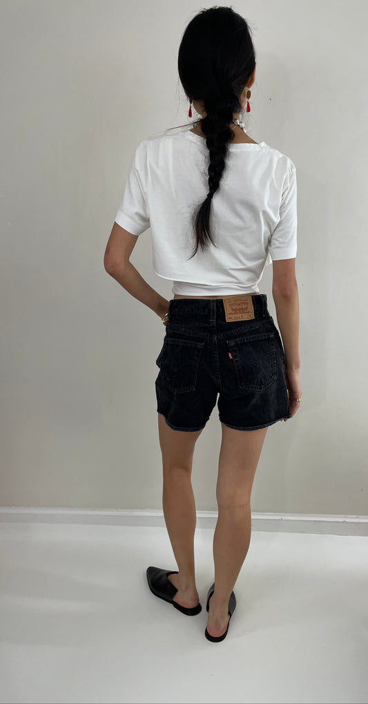 vintage black Levi's 550 high waisted denim jeans shorts size 27