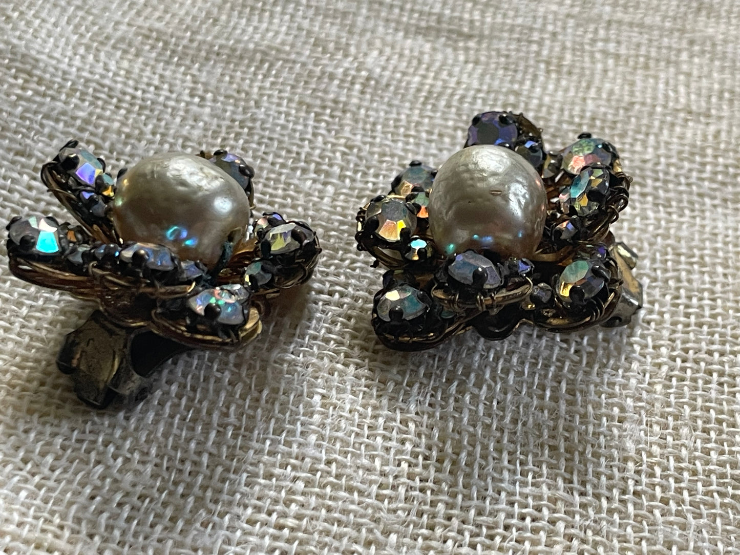 vintage 40s Miriam Haskell Signed Baroque Pearl Crystal Clip On Ornate Filigree Earrings Jewelry