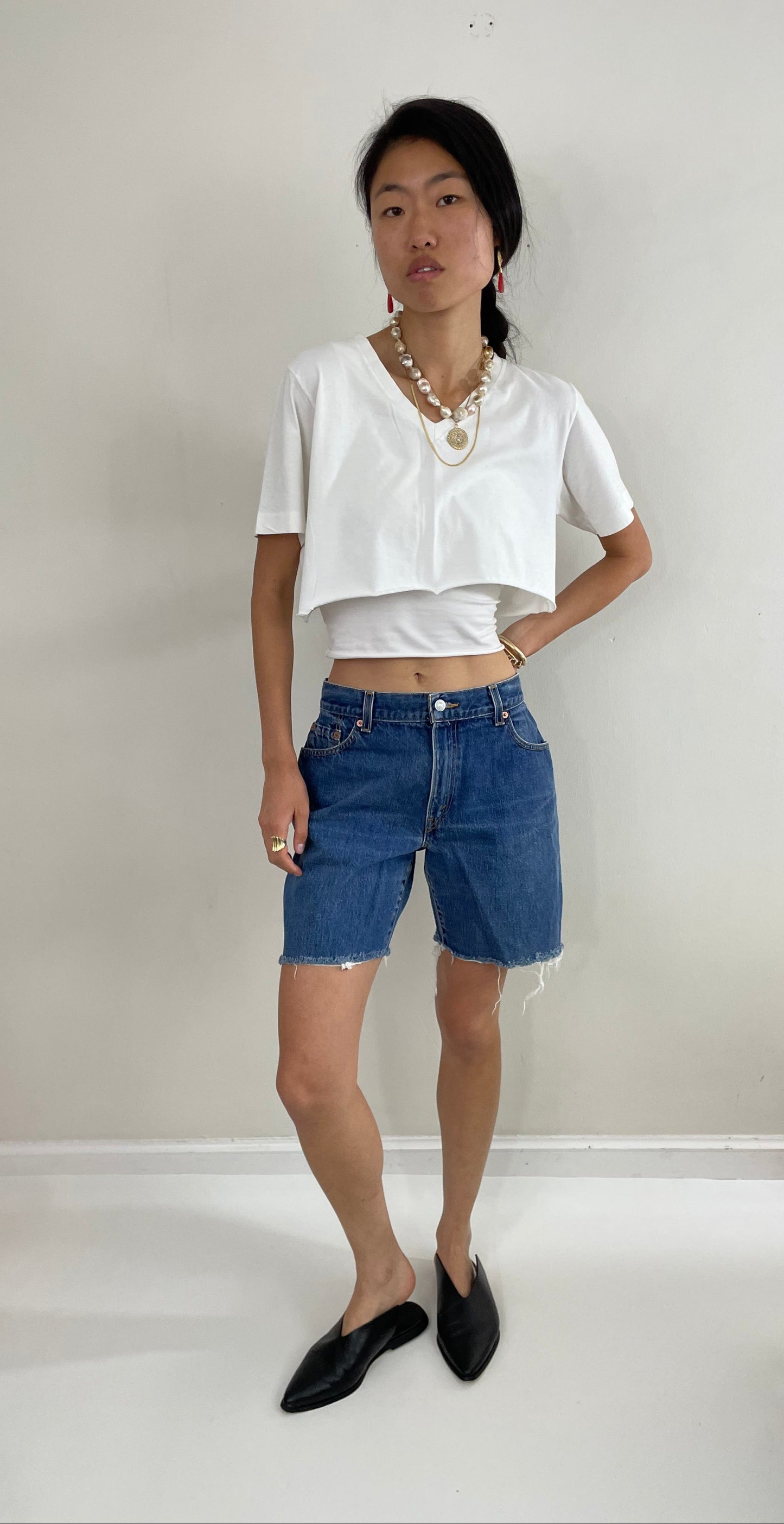 vintage Levi's faded denim cut off blue jean Levis 550 shorts size 29