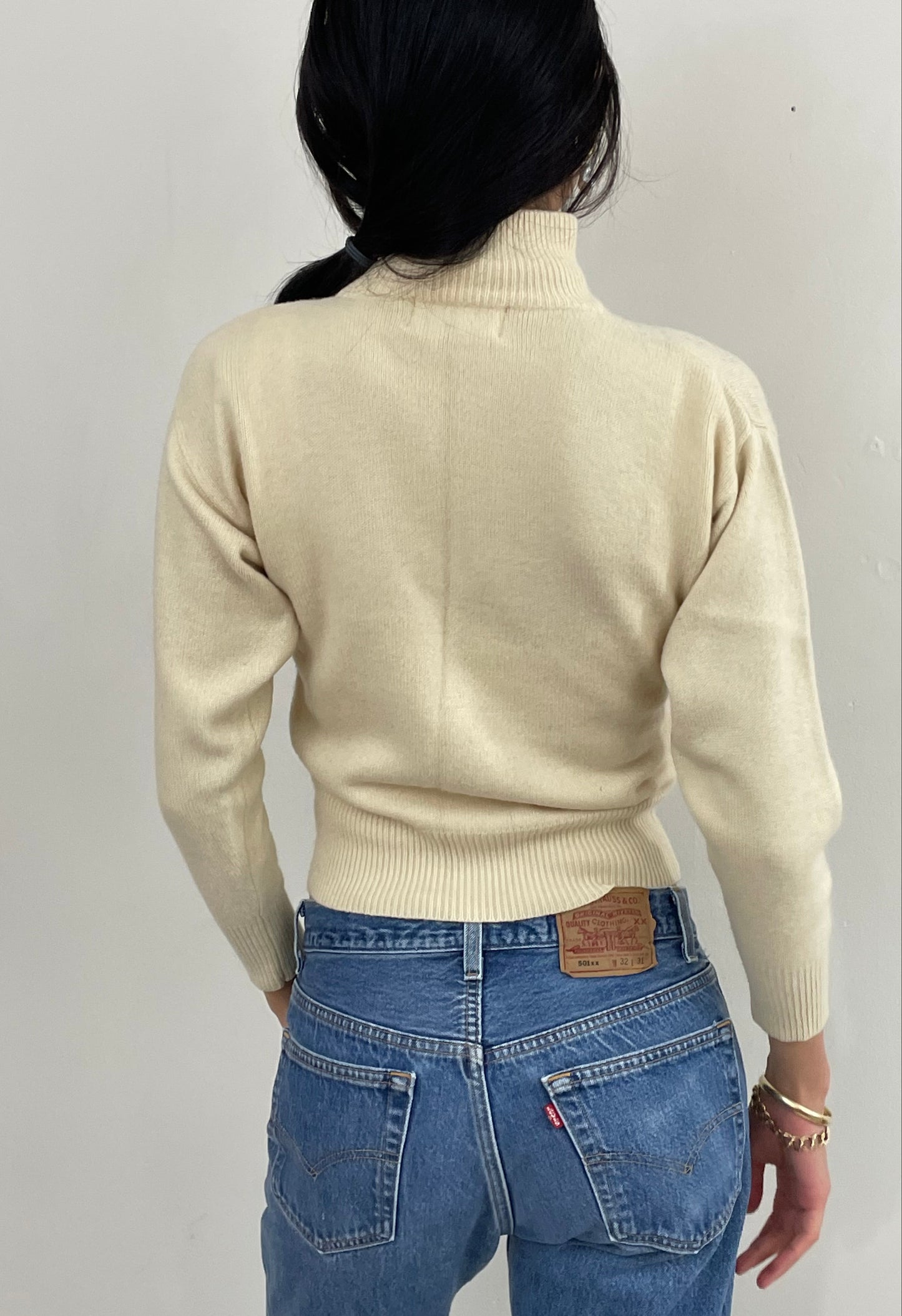 Vintage 100% Cashmere Cropped Mockneck Ivory Cream Thick Sweater | Small