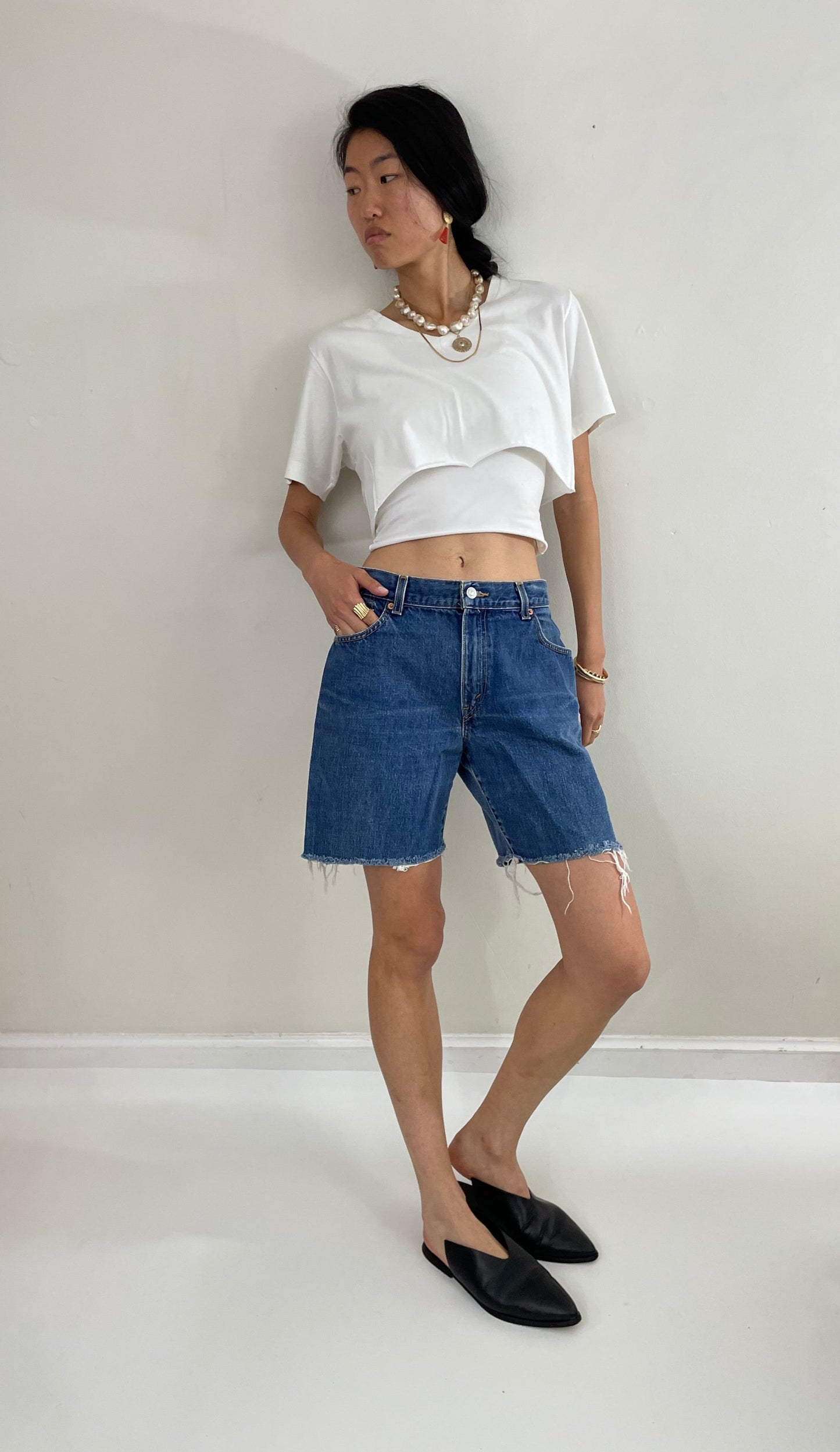 vintage Levi's faded denim cut off blue jean Levis 550 shorts size 29