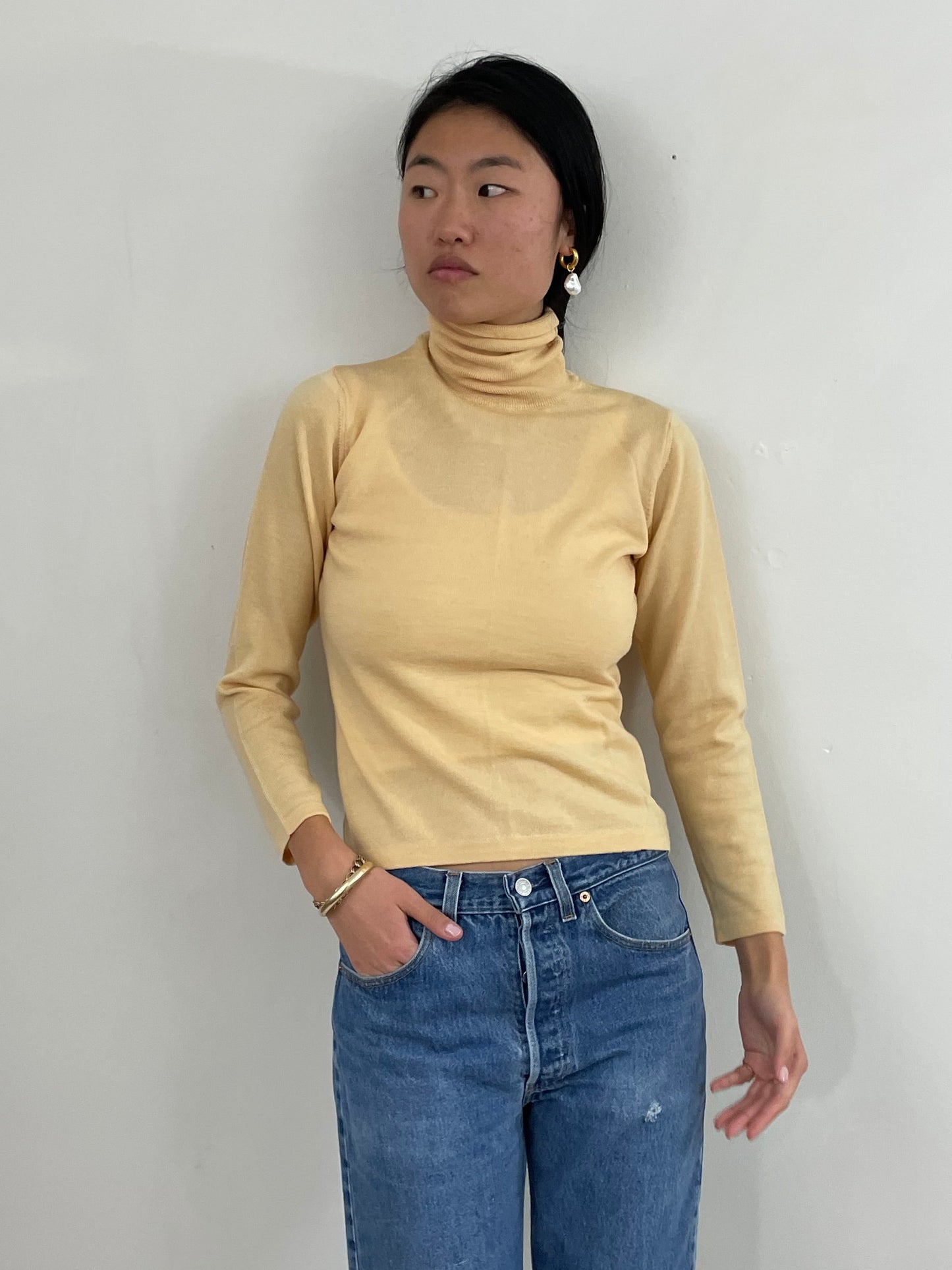 Vintage Merino Wool Buttercream Lightweight Turtleneck Sweater Small