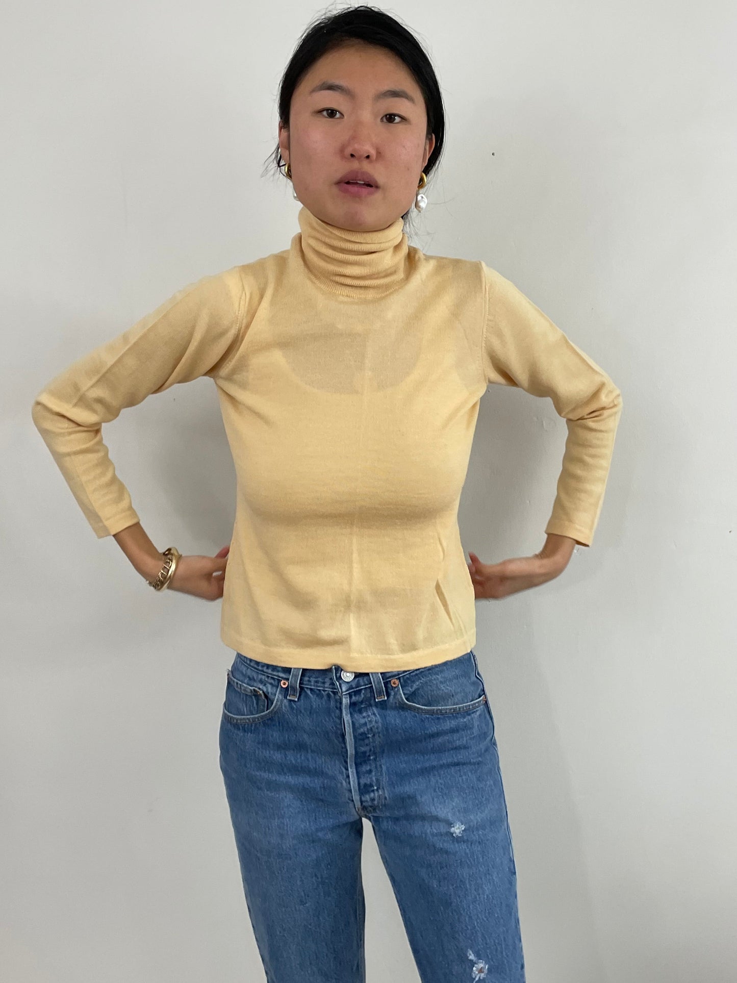 Vintage Merino Wool Buttercream Lightweight Turtleneck Sweater Small