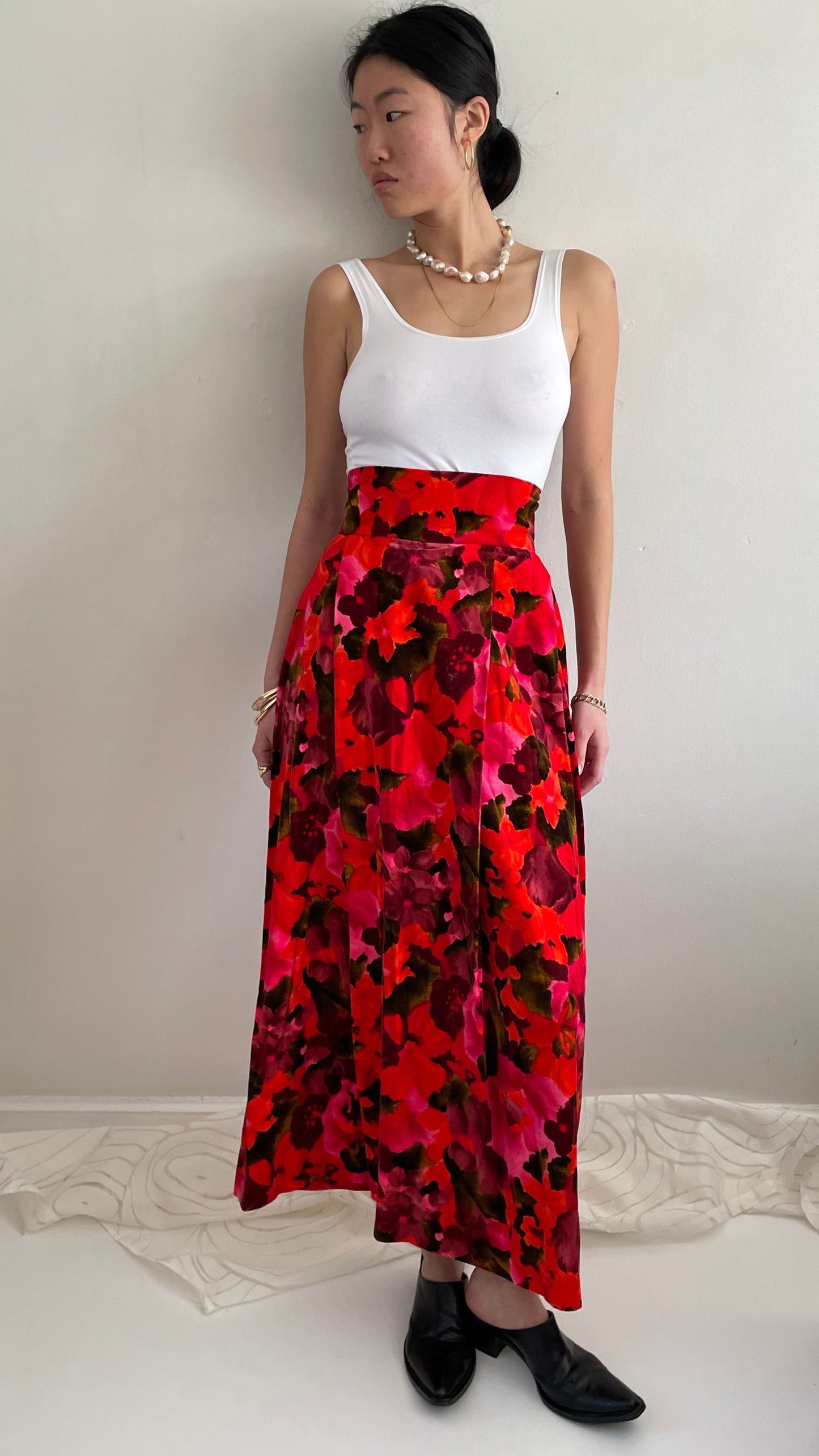 70s printed velvet maxi skirt 26 Waist