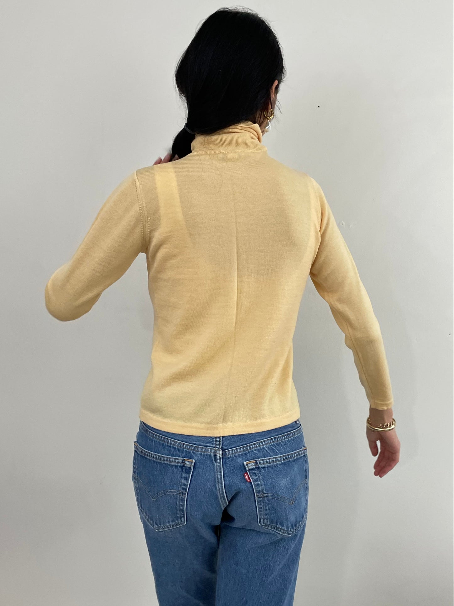 Vintage Merino Wool Buttercream Lightweight Turtleneck Sweater Small