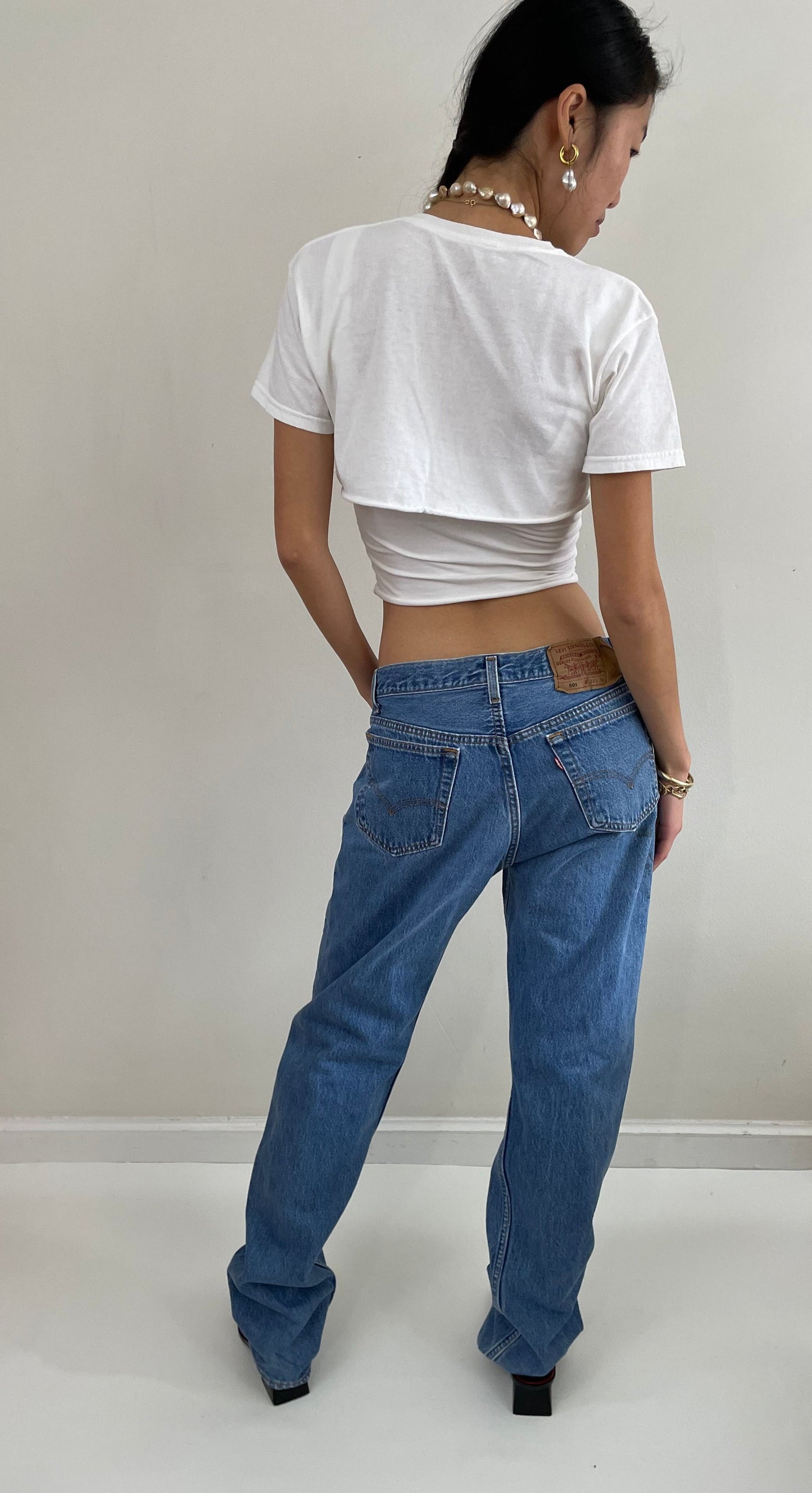 Vintage 80s Levis 501 Button Fly Tall Boyfriend Medium Wash Jeans 32x35