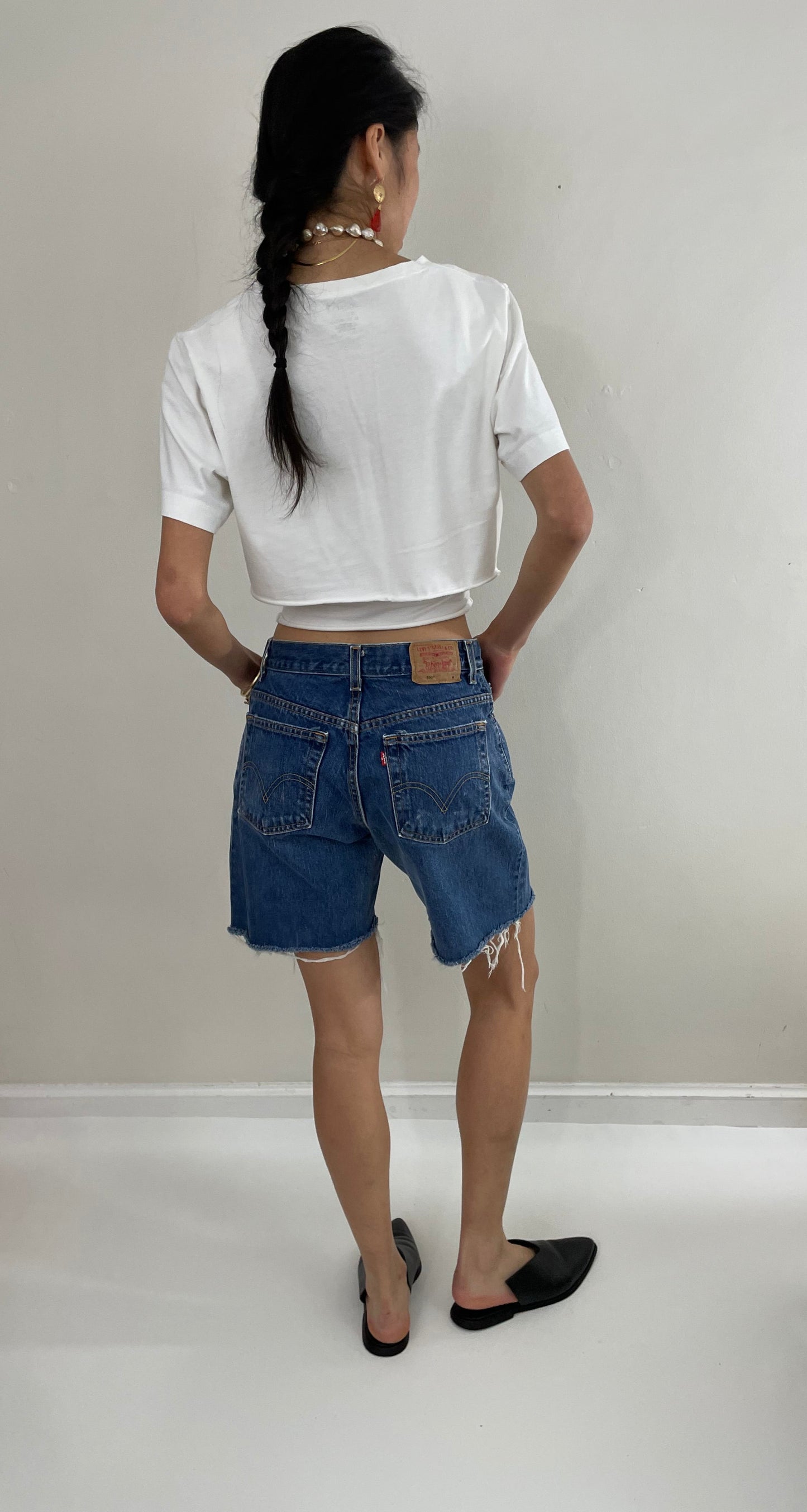 vintage Levi's faded denim cut off blue jean Levis 550 shorts size 29