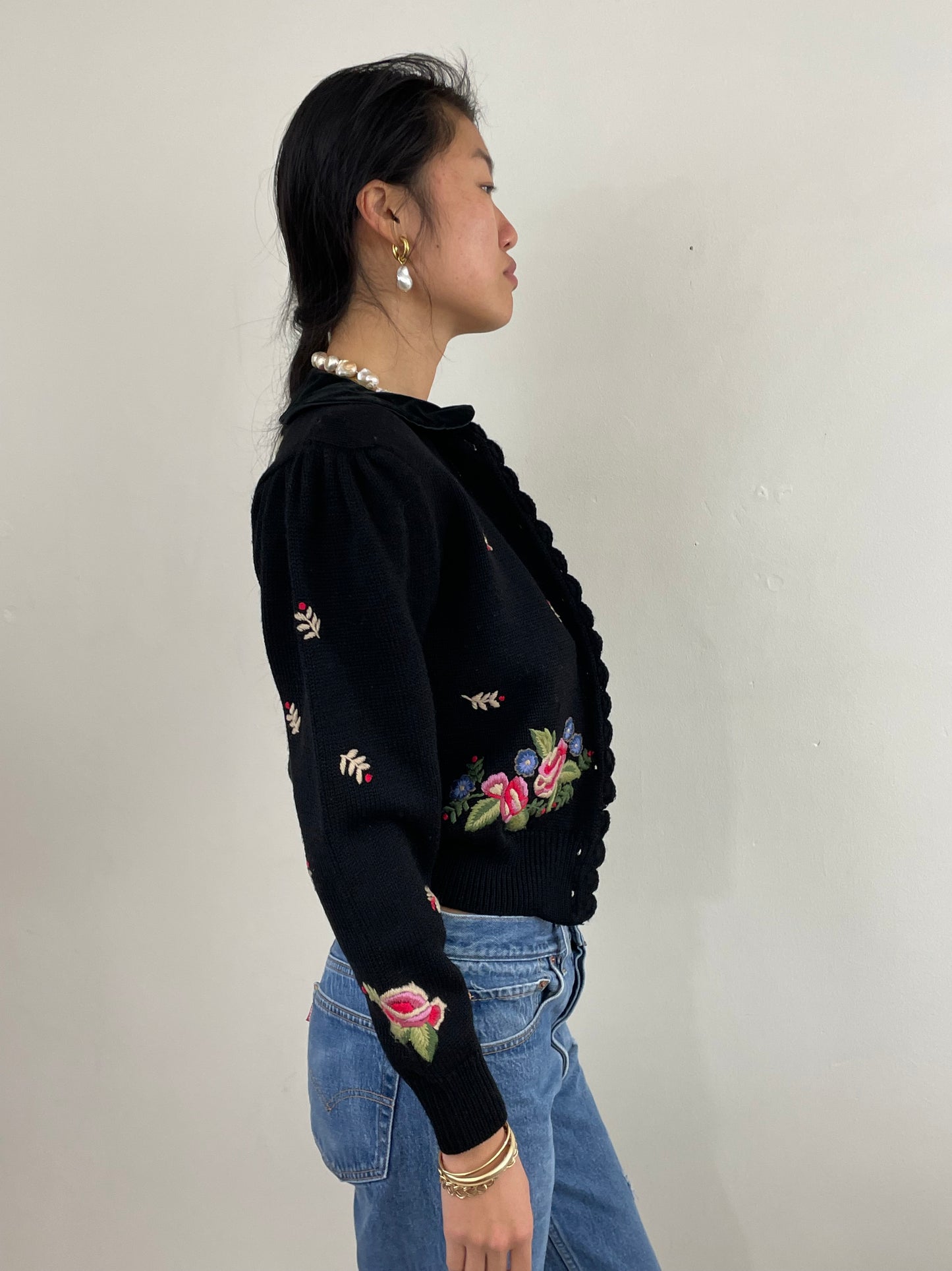 Vintage Embroidered Floral Black Velvet Collar Cardigan Small