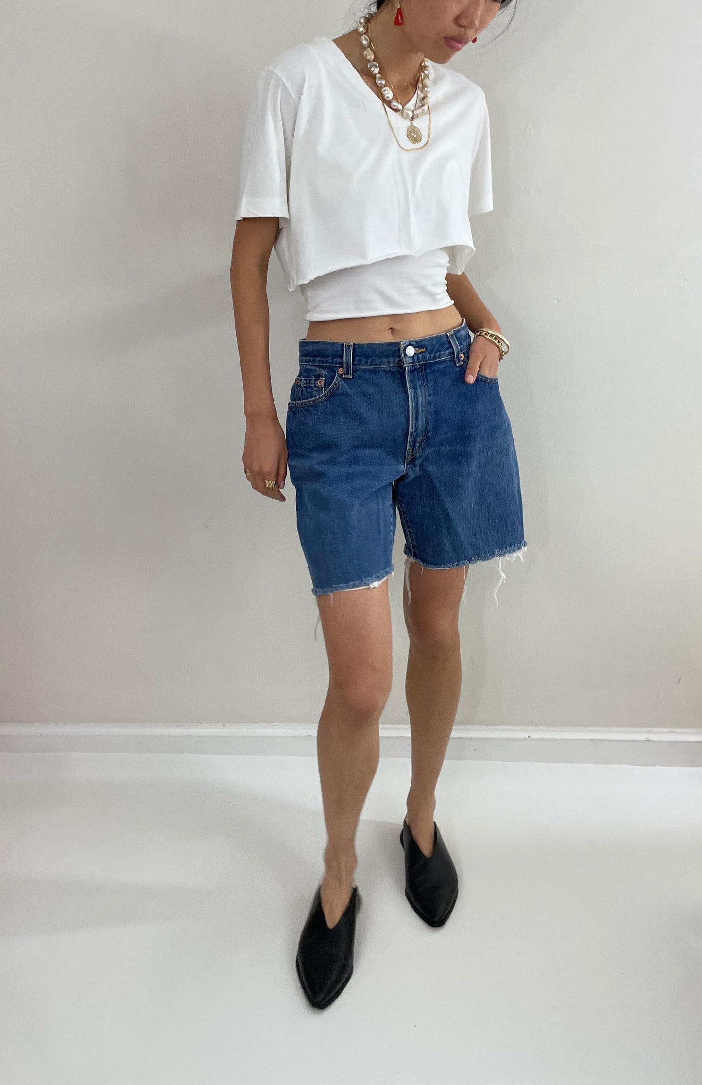 vintage Levi's faded denim cut off blue jean Levis 550 shorts size 29