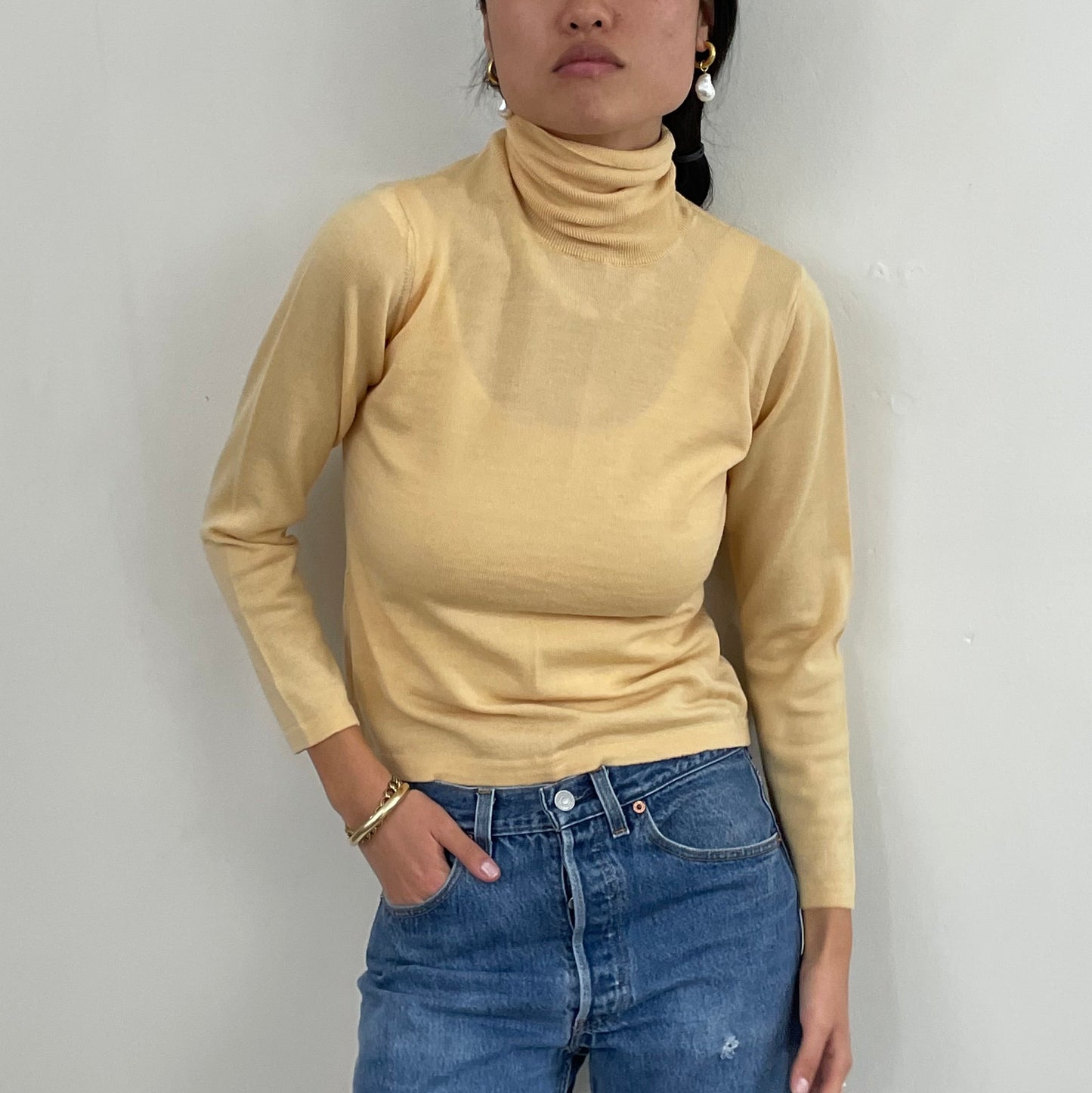 Vintage Merino Wool Buttercream Lightweight Turtleneck Sweater Small