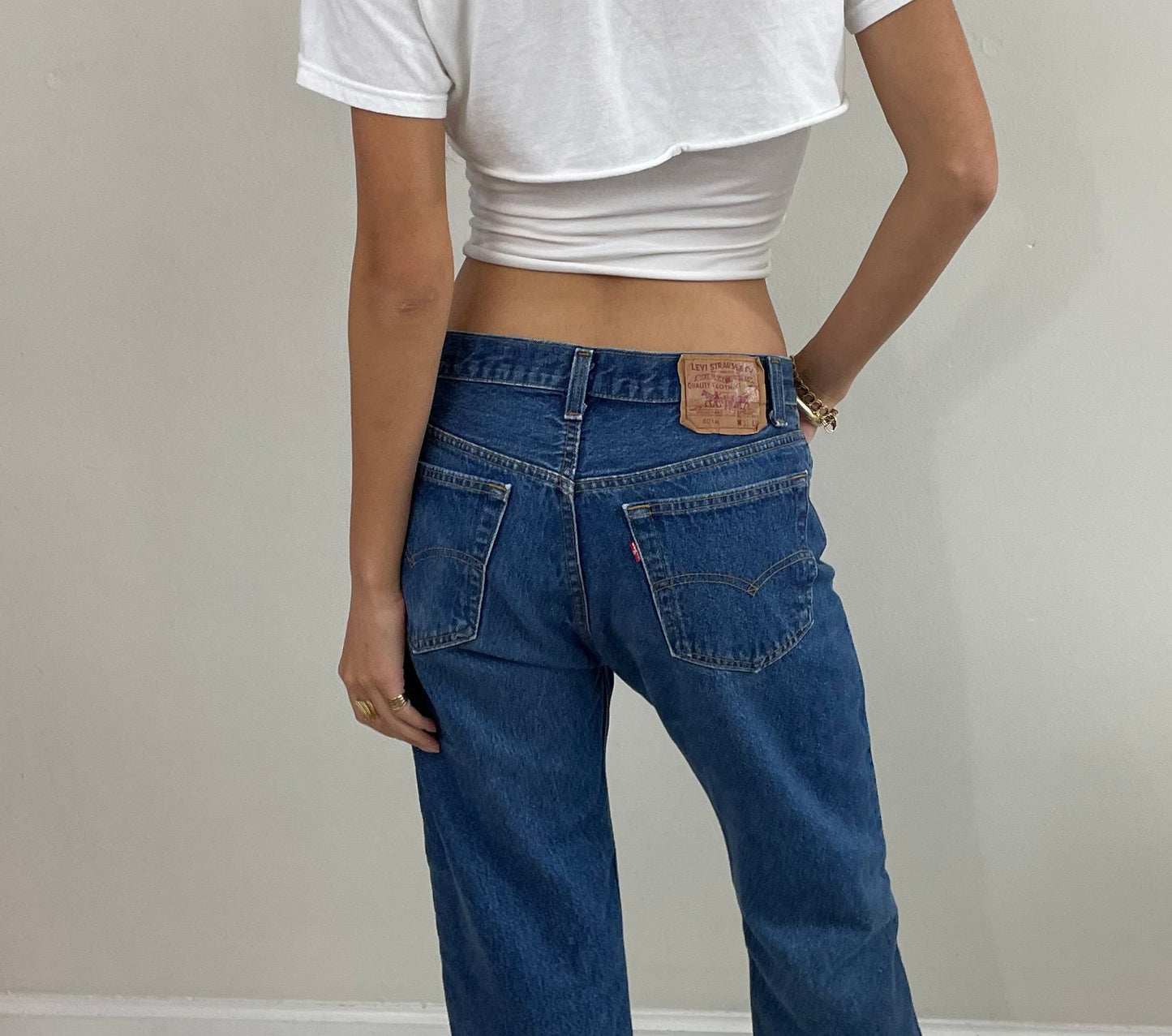 Vintage 80s Levi's 501 Medium Wash Button Fly Jeans USA size 31