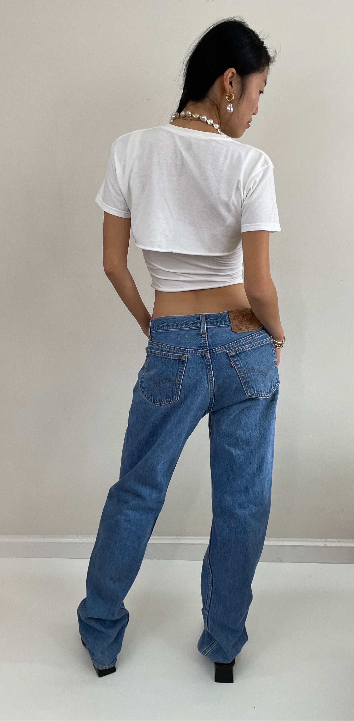 Vintage 80s Levis 501 Button Fly Tall Boyfriend Medium Wash Jeans 32x35